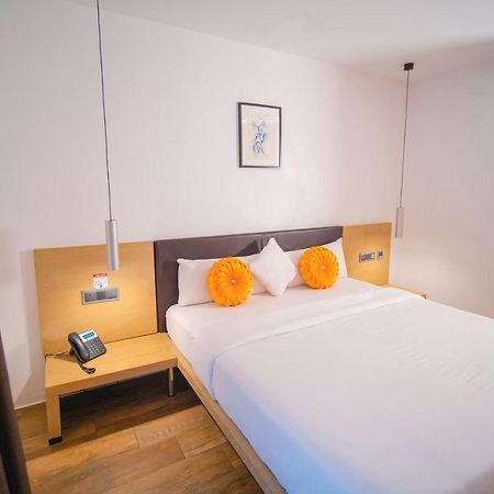 Sv Chrome Hotel Abuja Kültér fotó