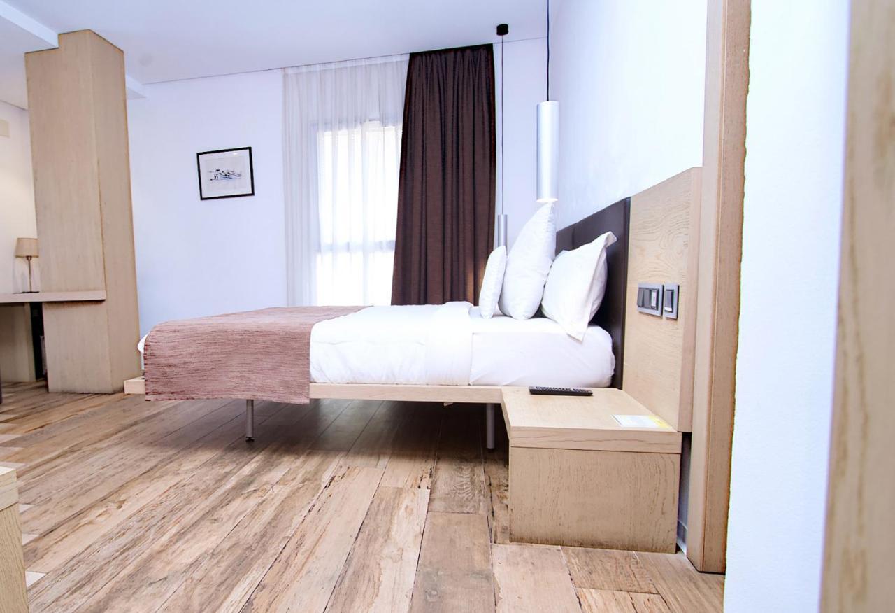 Sv Chrome Hotel Abuja Kültér fotó
