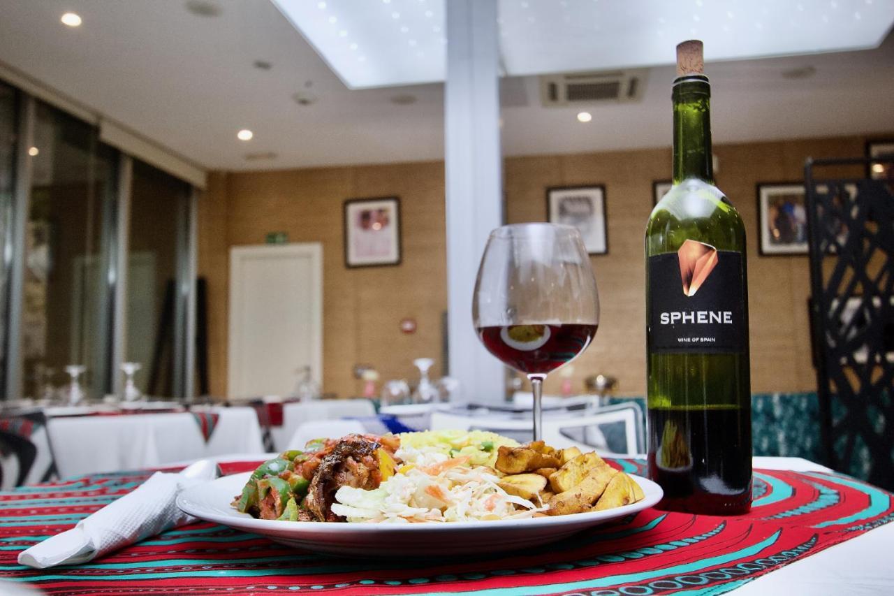 Sv Chrome Hotel Abuja Kültér fotó