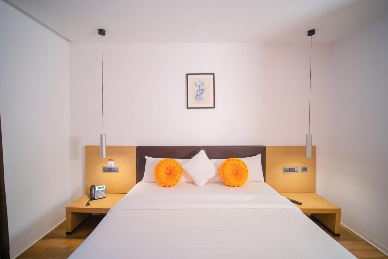 Sv Chrome Hotel Abuja Kültér fotó