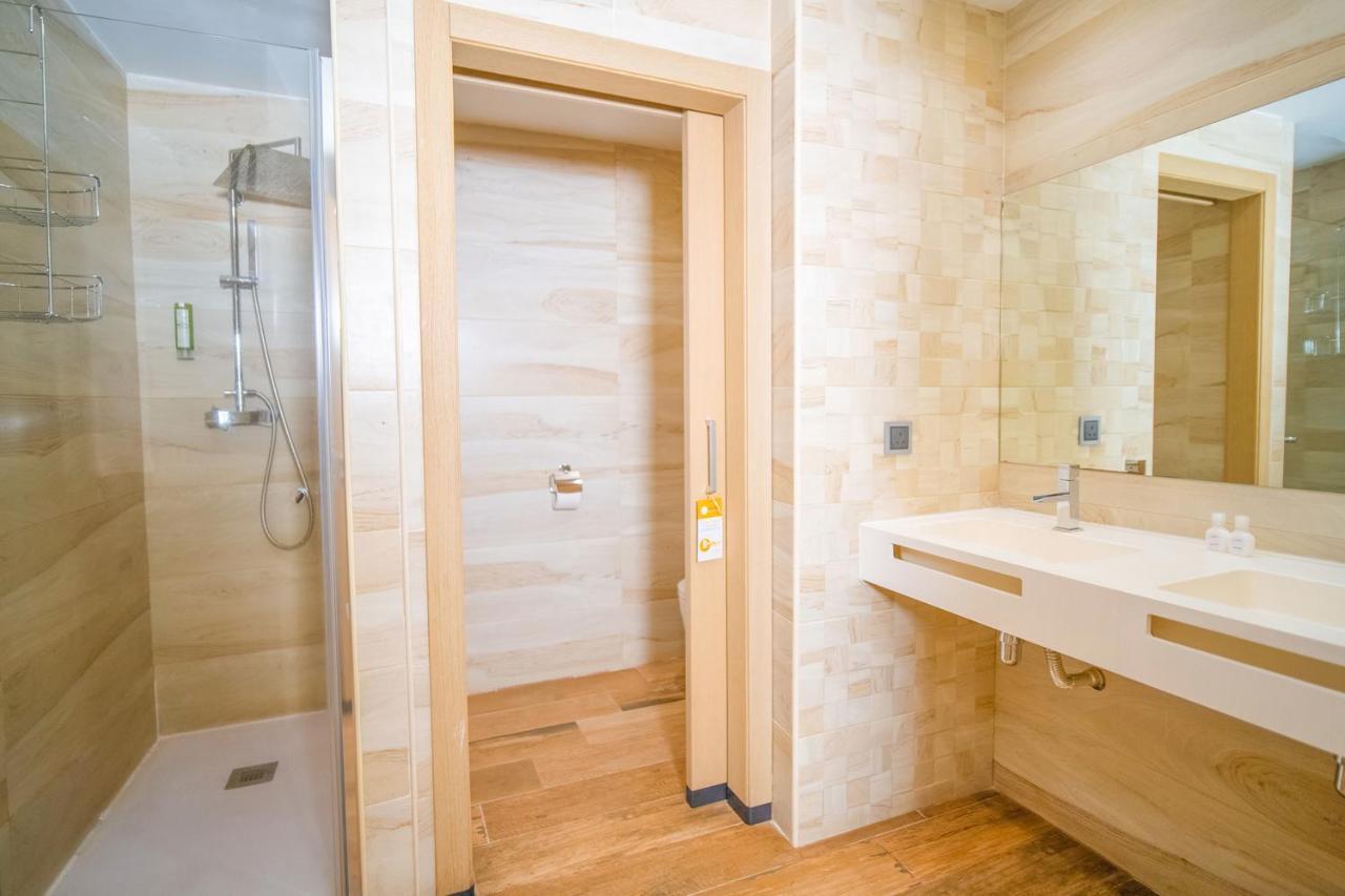 Sv Chrome Hotel Abuja Kültér fotó