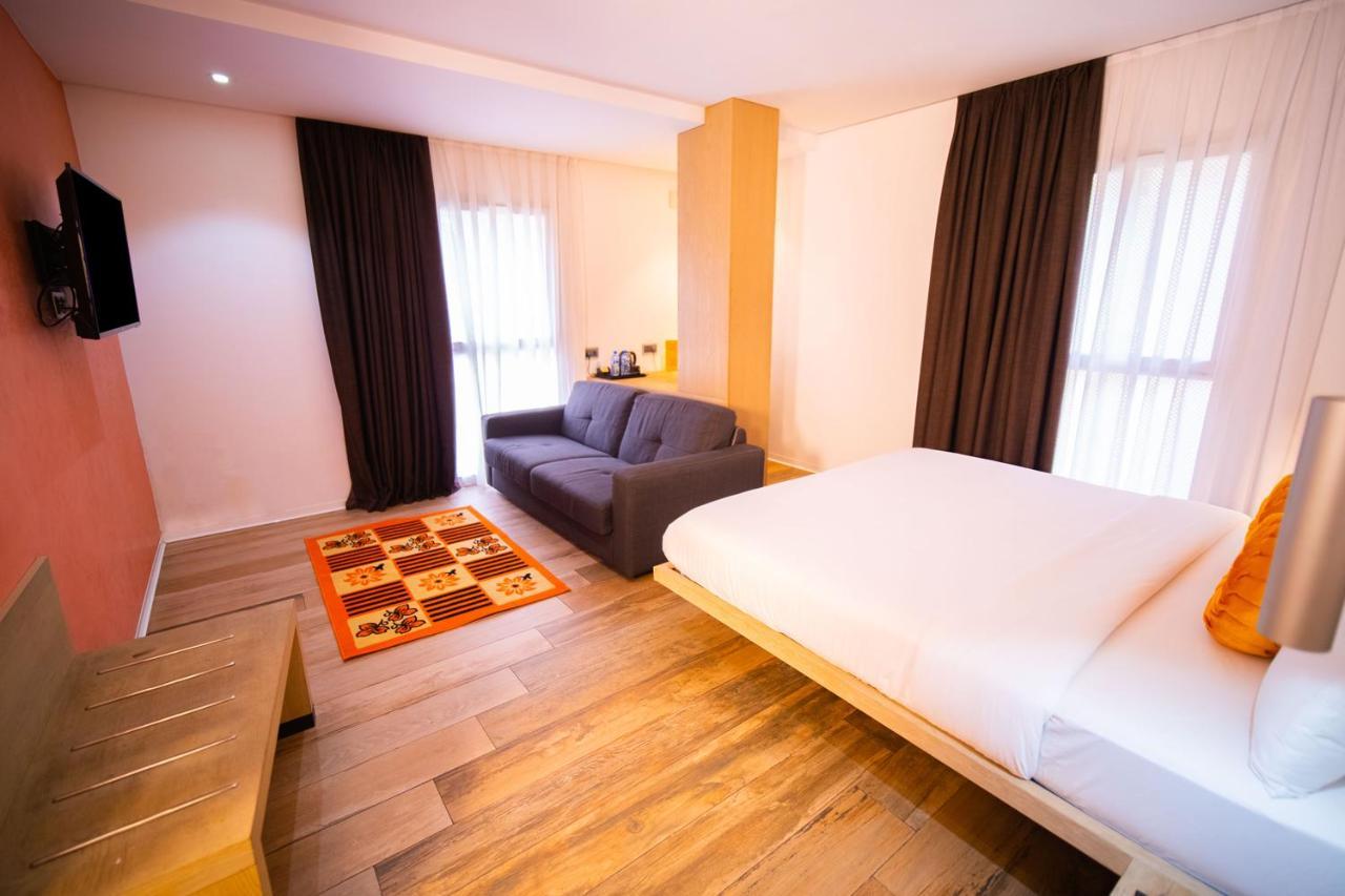 Sv Chrome Hotel Abuja Kültér fotó