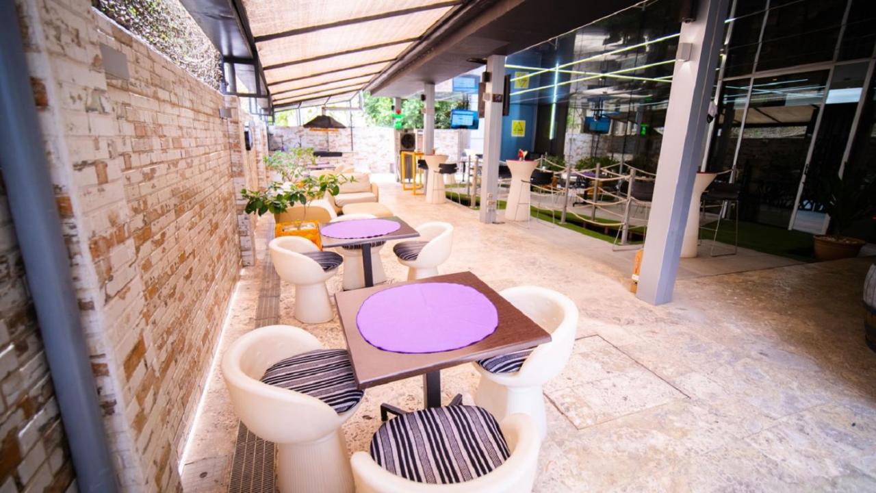 Sv Chrome Hotel Abuja Kültér fotó