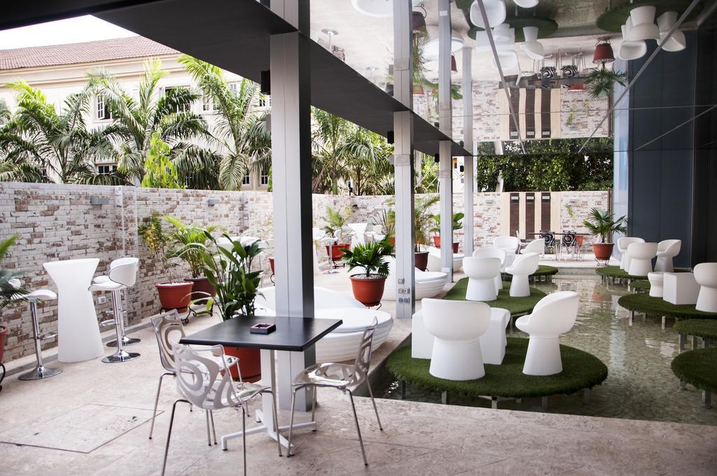 Sv Chrome Hotel Abuja Kültér fotó