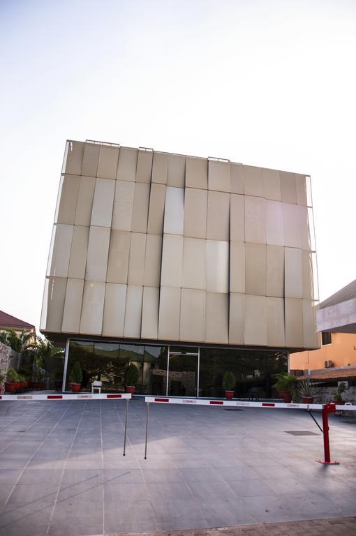 Sv Chrome Hotel Abuja Kültér fotó